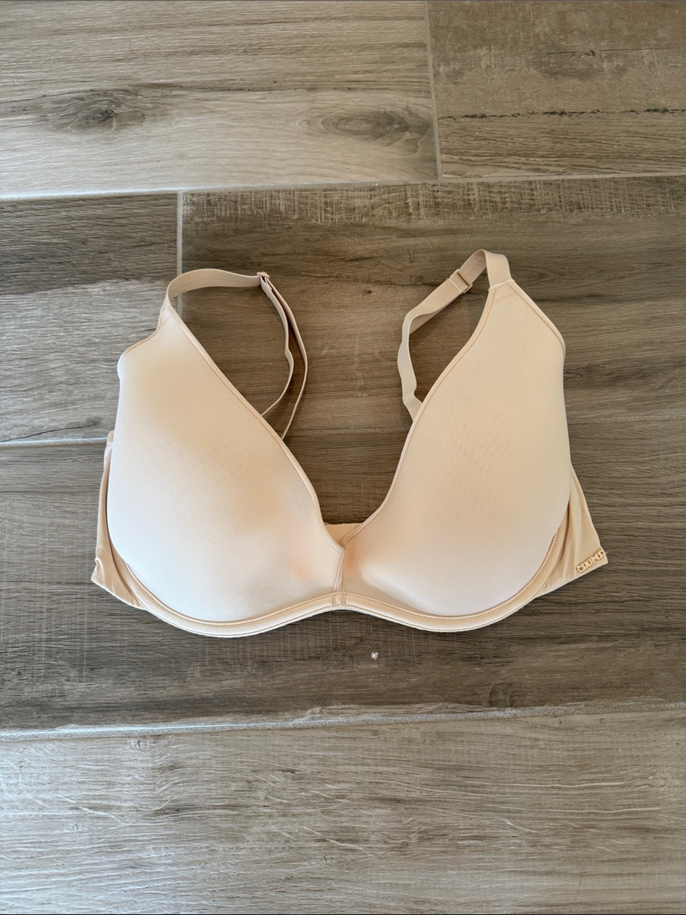 Skims 40D Weightless Scoop Bra
